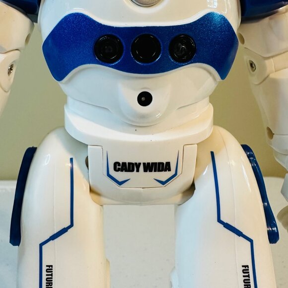 Remote Control Robot With Remote Control & Interactive Features RC Robot - Picture 5 of 16